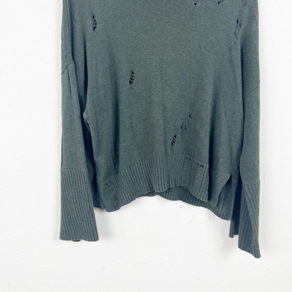 Cotton By Autumn Cashmere Green Distressed Sweater Size Small - Picture 2 of 4